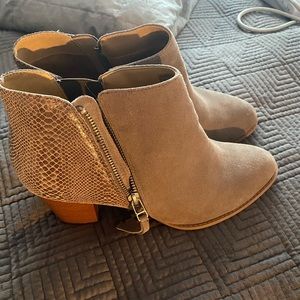 Size 11 Vionic Ankle Boots w/ Side Zipper and Snakeskin Detail